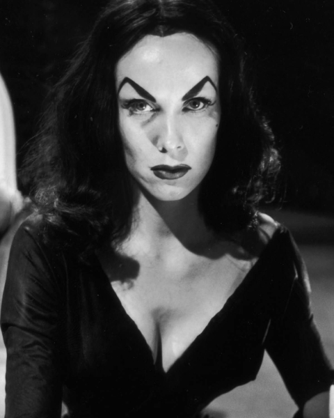vampira  goth makeup inspiration
